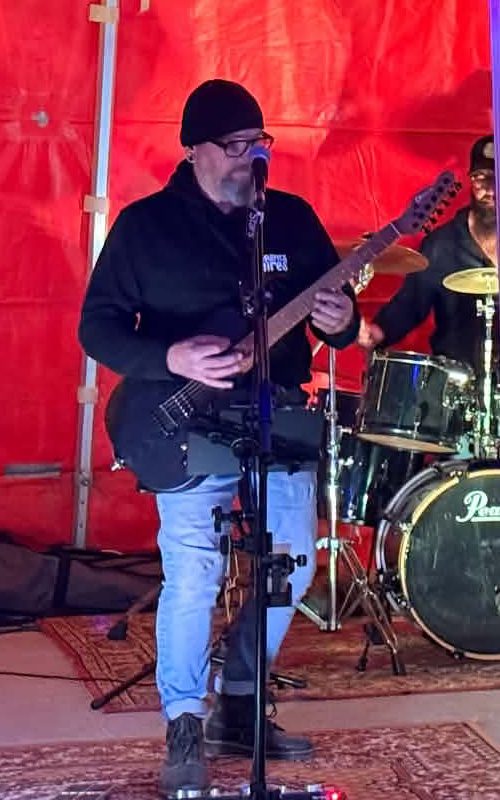 Le guitariste de K7 en concert